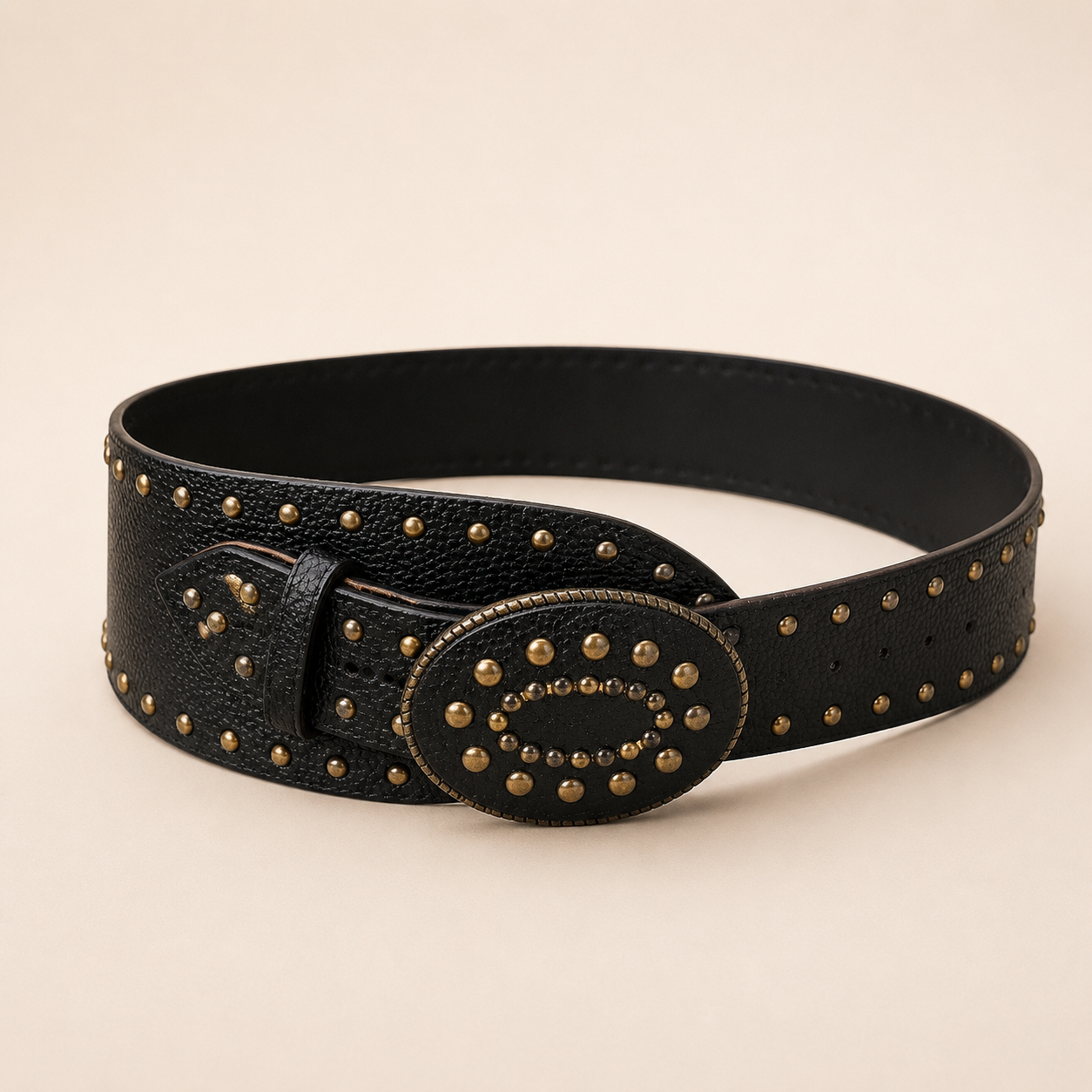Cinto Ancho Negro con Tachas y Hebilla Oval