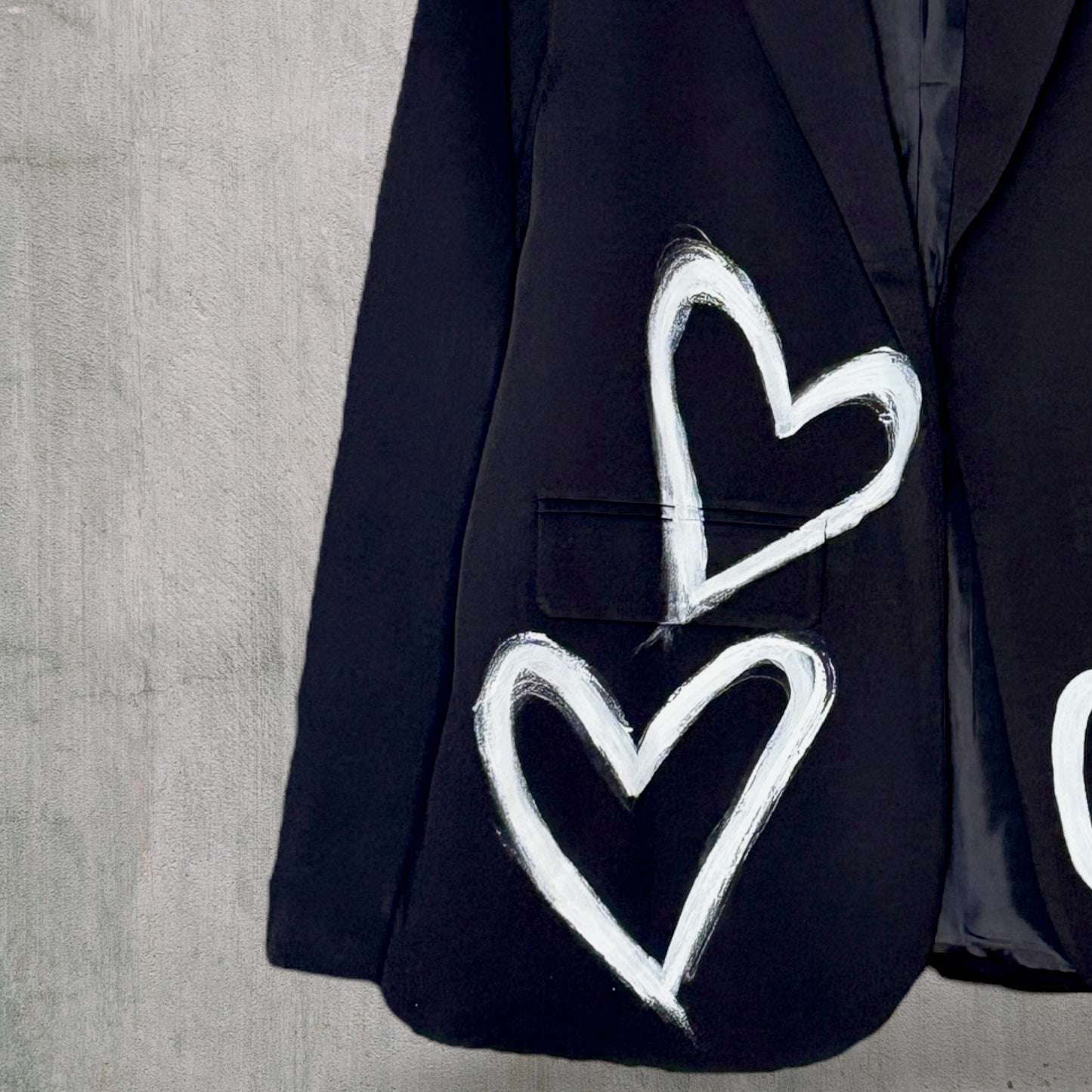 Blazer “Conocé tu Valor” pintado a mano
