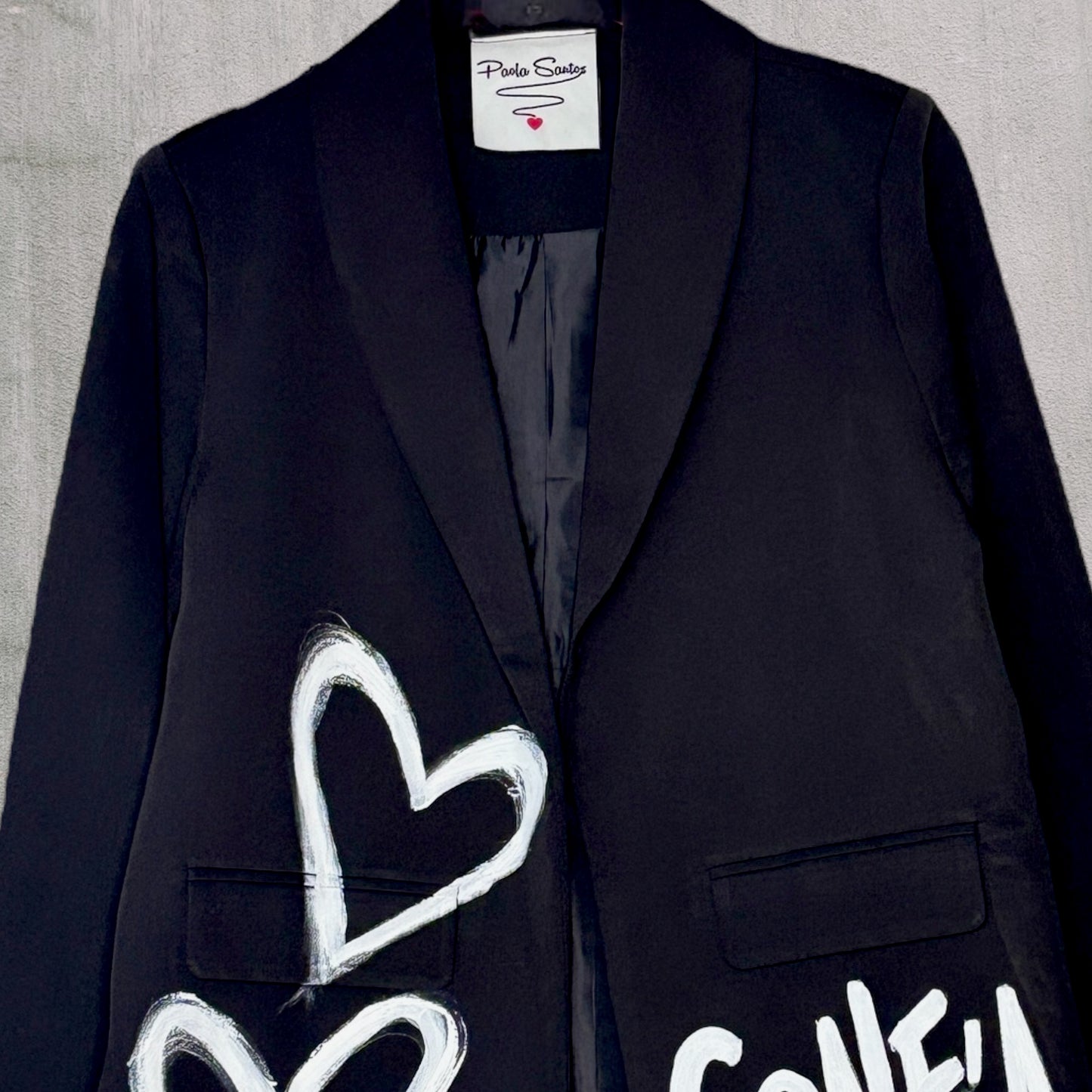 Blazer “Conocé tu Valor” pintado a mano