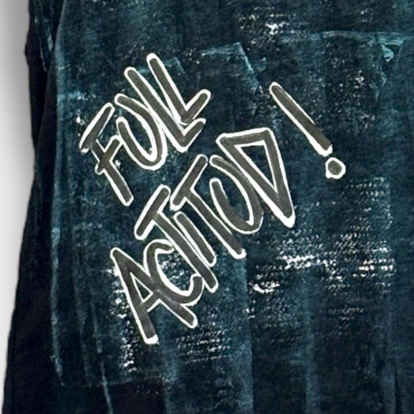 🖤 Remera “+Amor Full Actitud” — Kids & Teens
