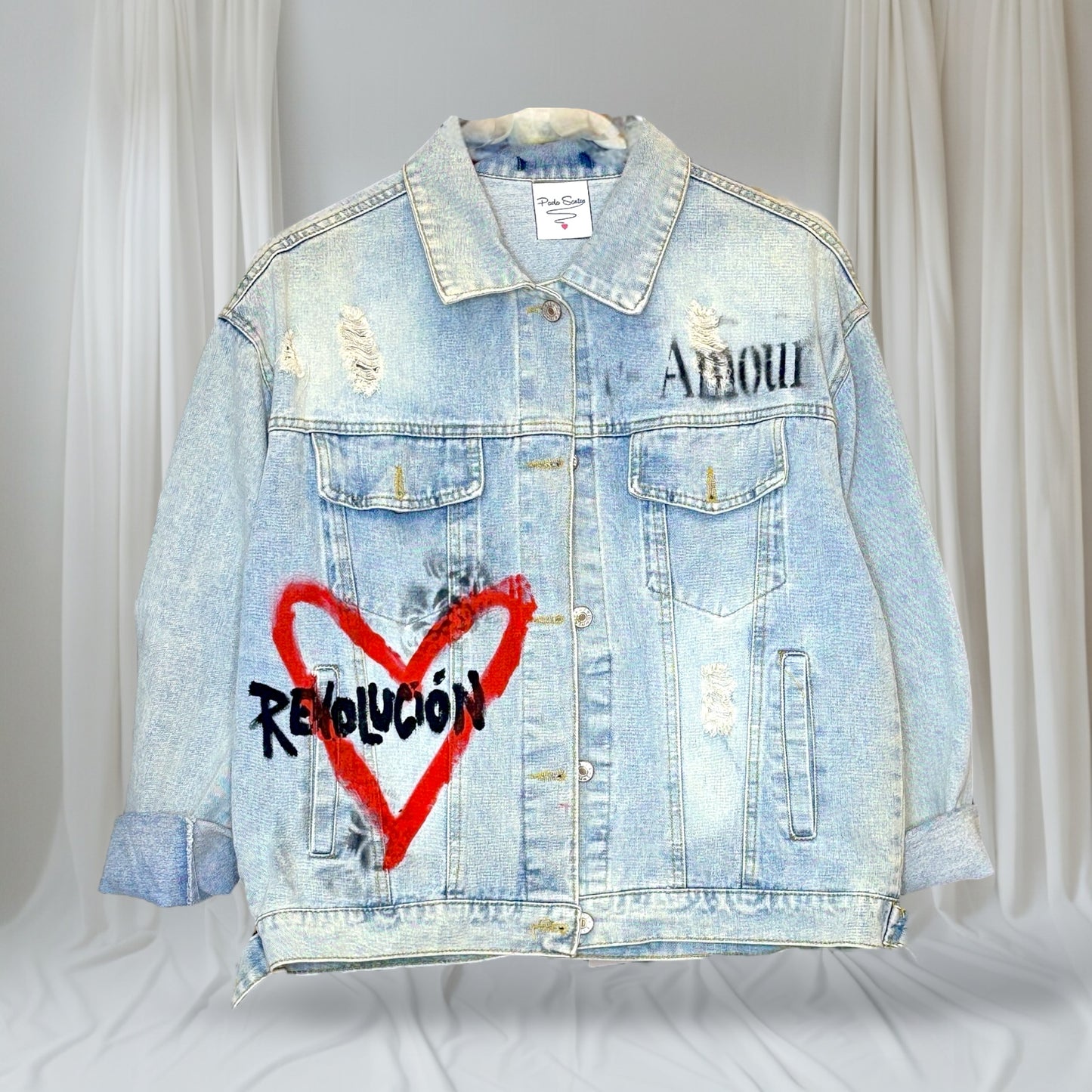 Campera intervenida “La vida es demasiado corta” – Paola Santos