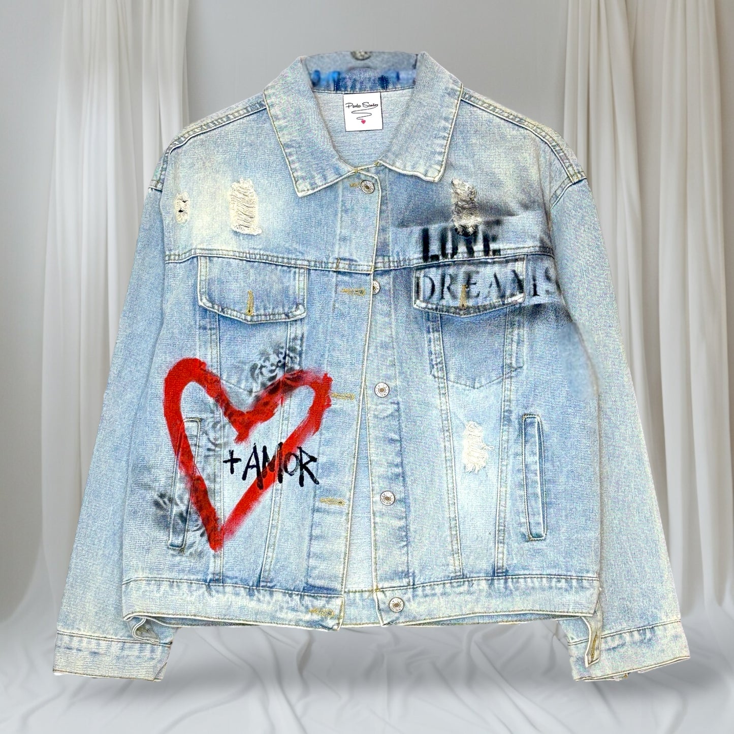 Campera intervenida “La vida es demasiado corta” – Paola Santos