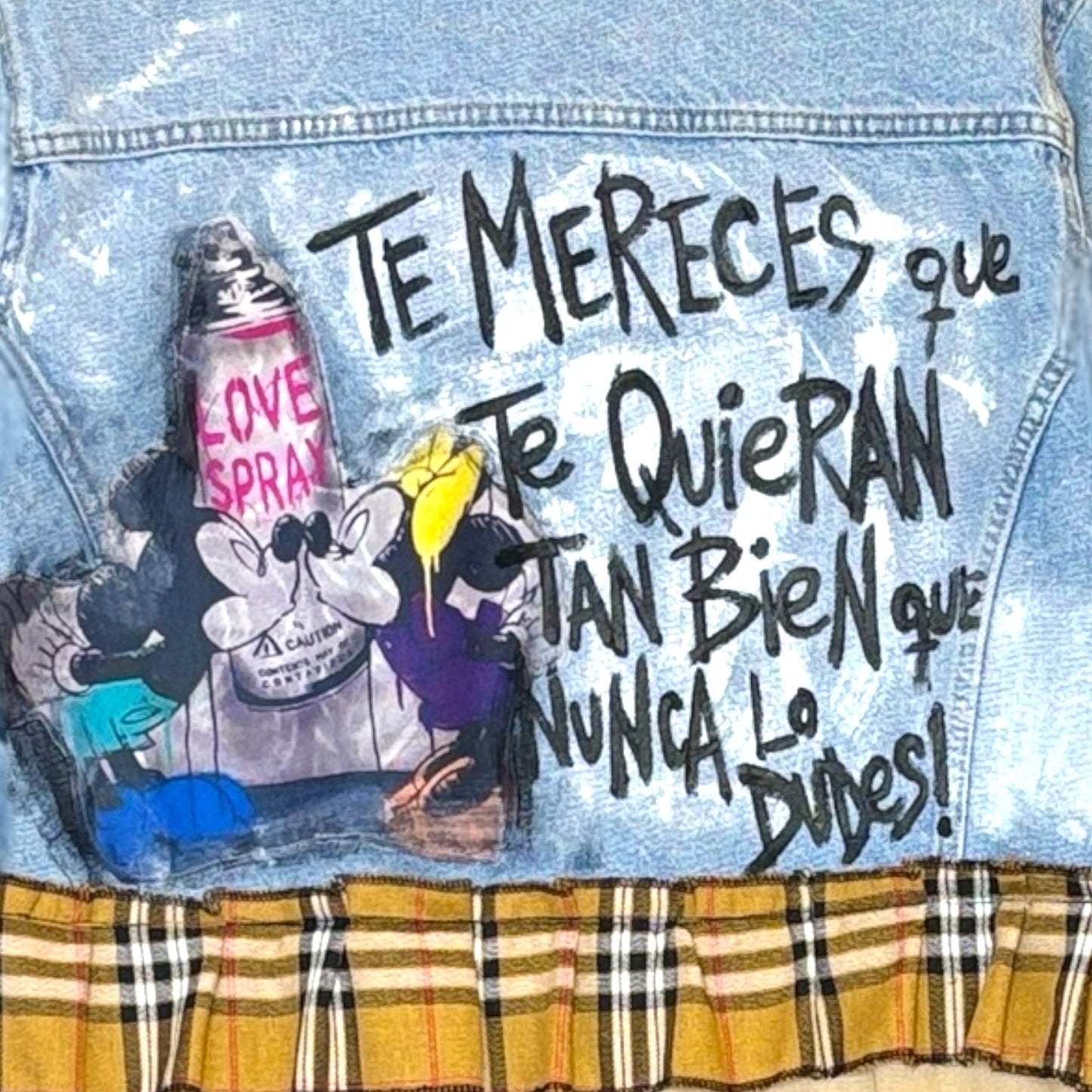 Campera intervenida “Amor que merecés” – Denim Arte Urbano