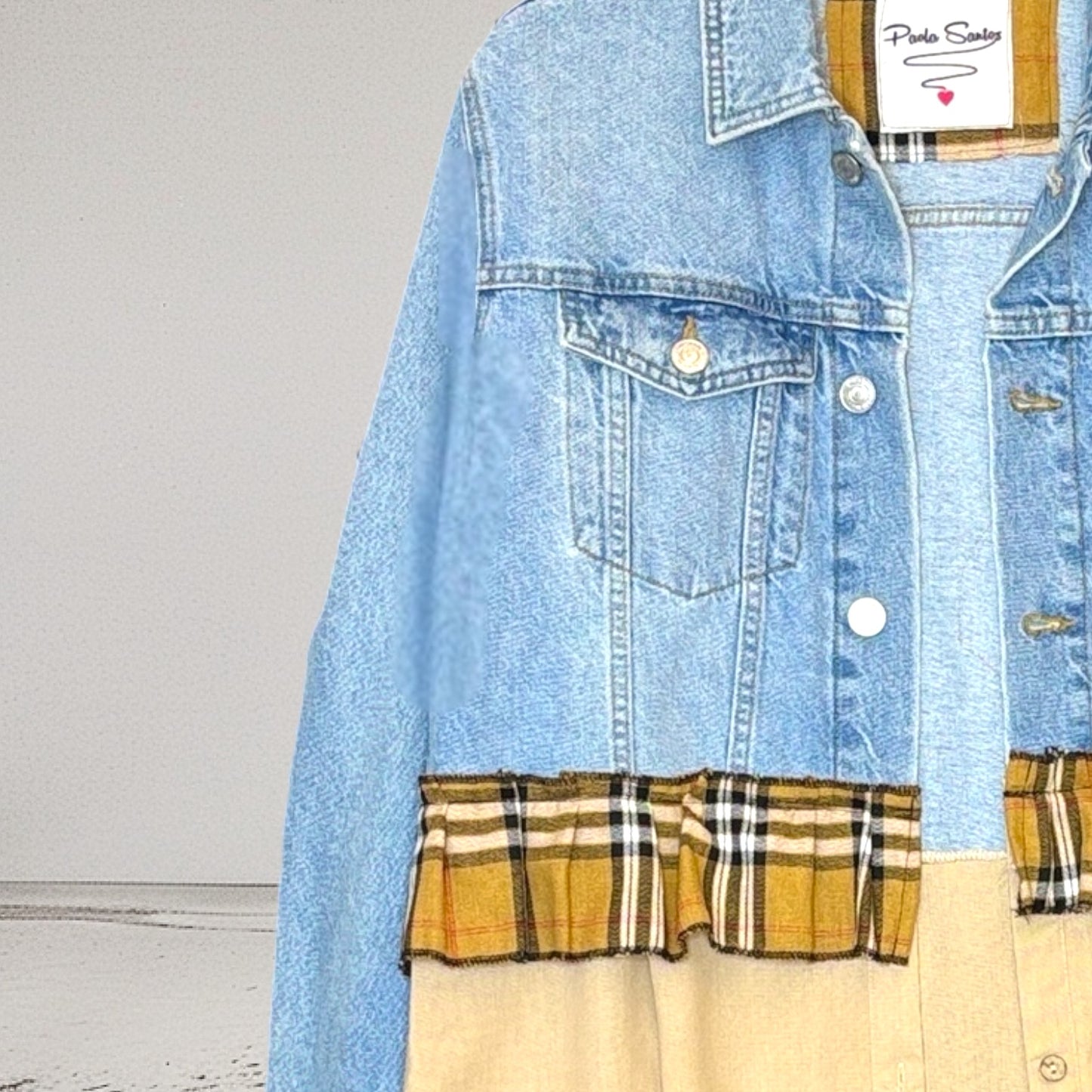 Campera intervenida “Amor que merecés” – Denim Arte Urbano