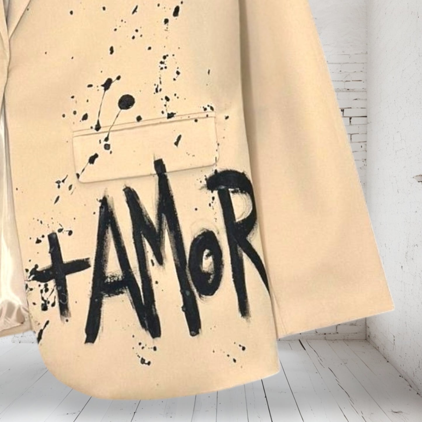 Blazer Beige Intervenido “+AMOR”