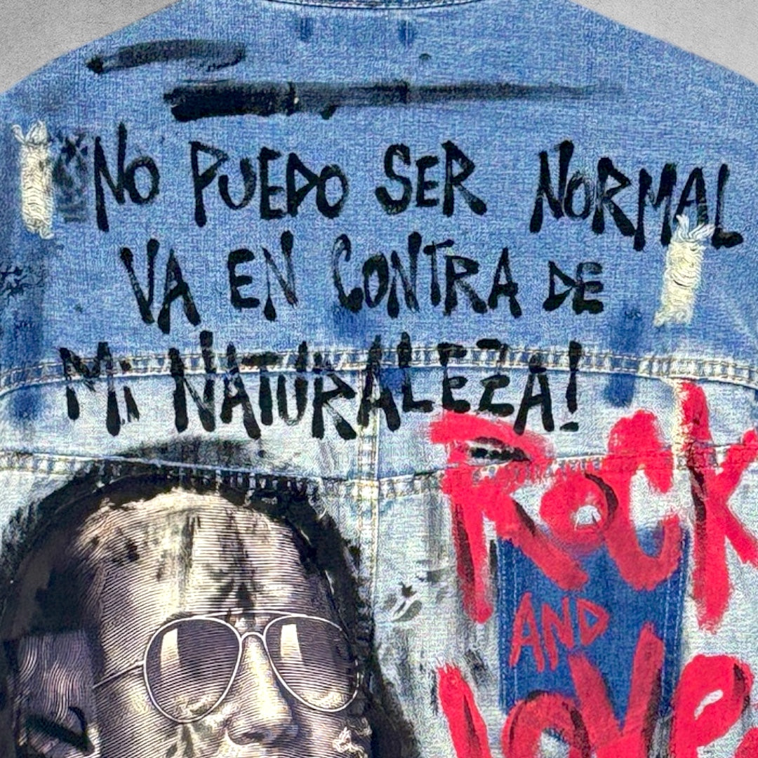 Campera intervenida “No puedo ser normal”
