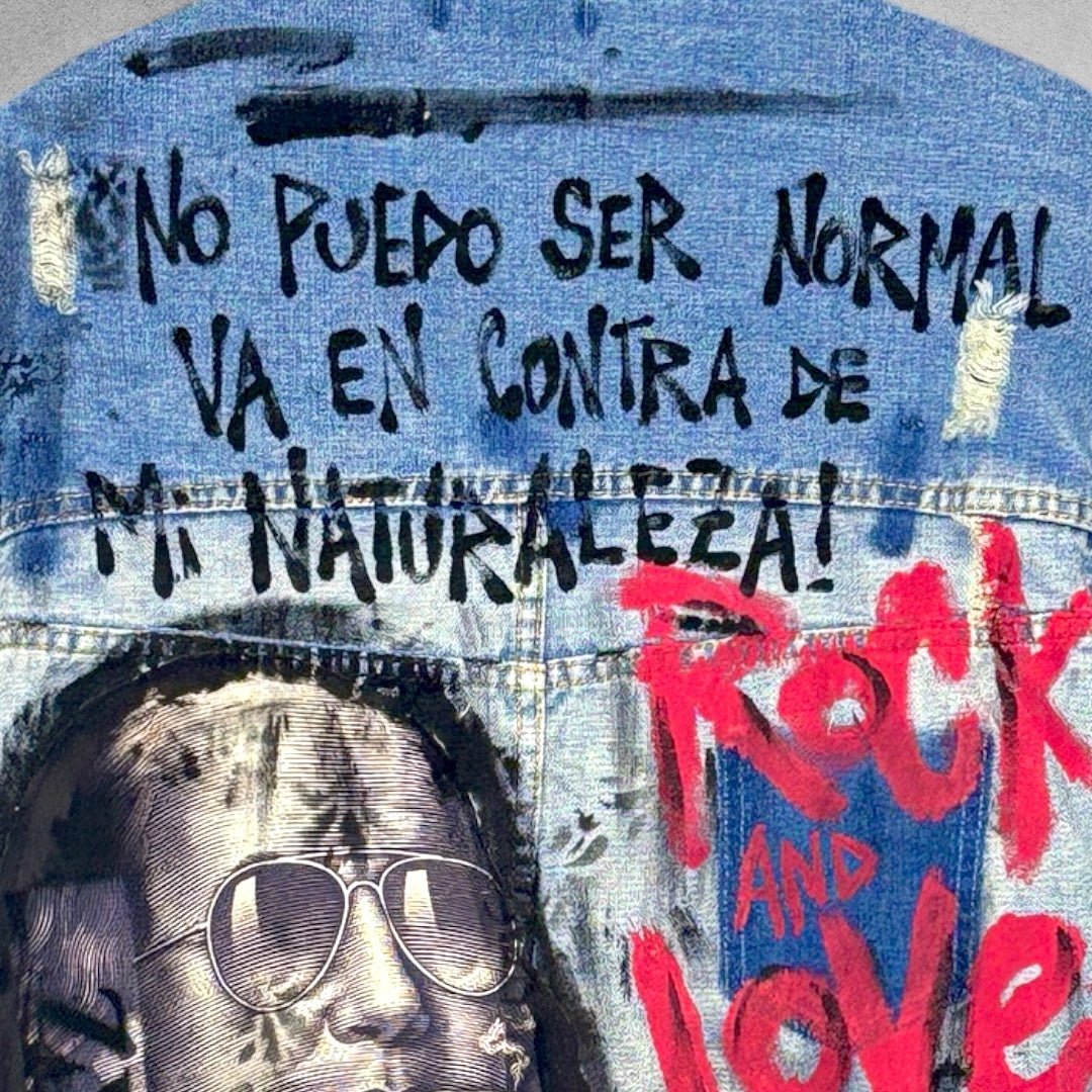 Campera intervenida “No puedo ser normal”