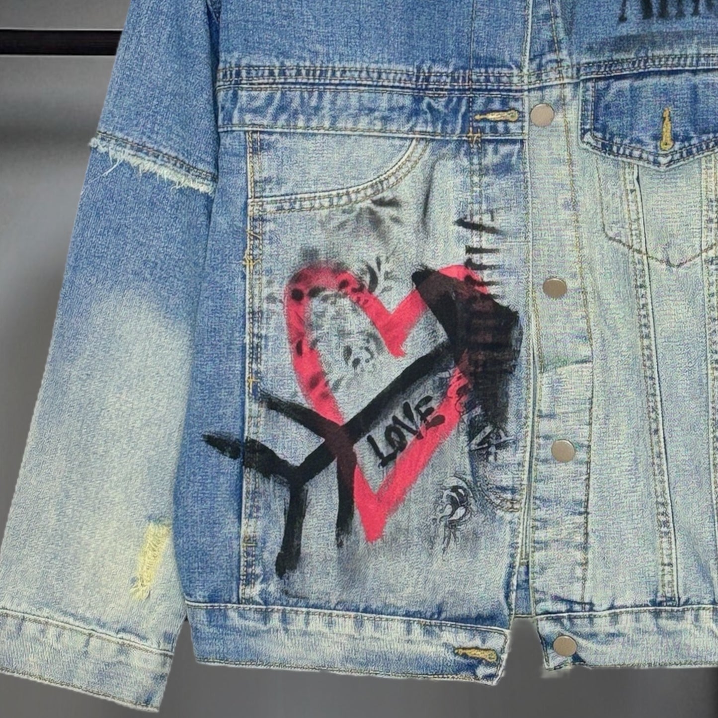 Campera intervenida “Gracias"