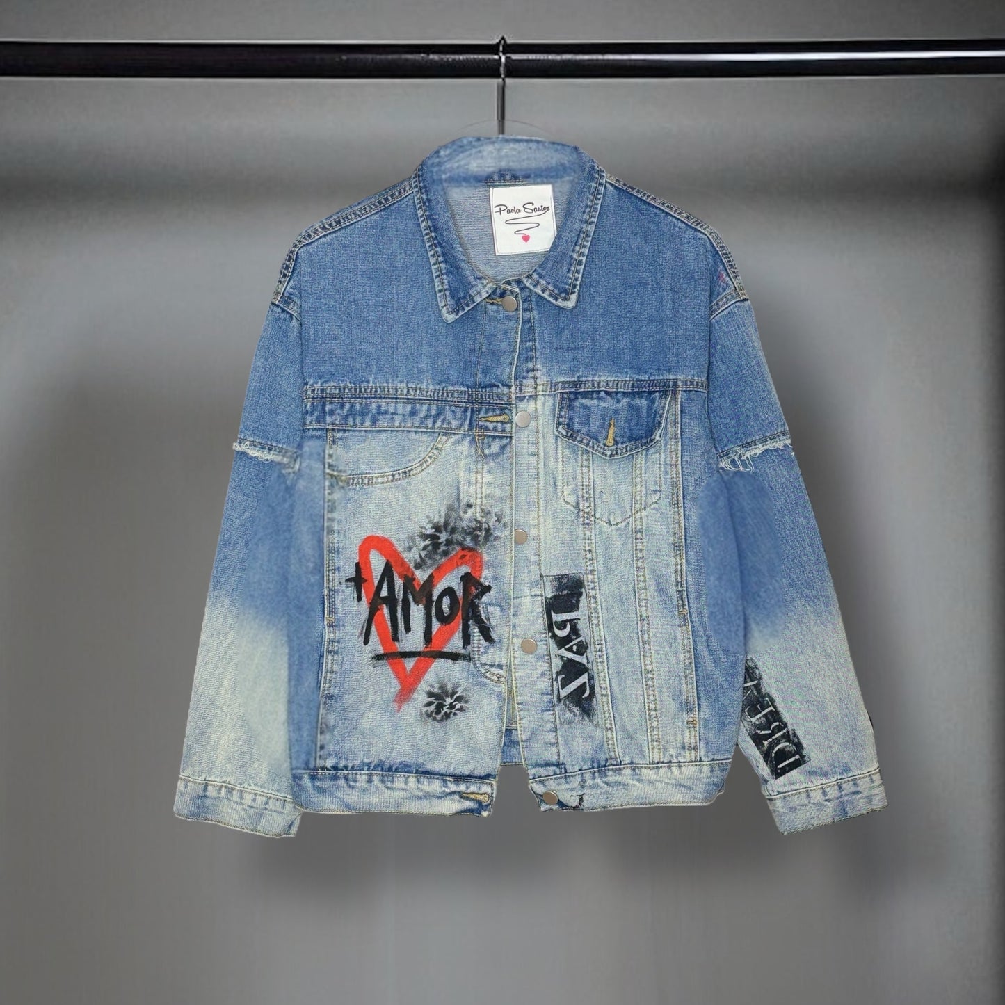 Campera intervenida “Power Girl / + Amor”