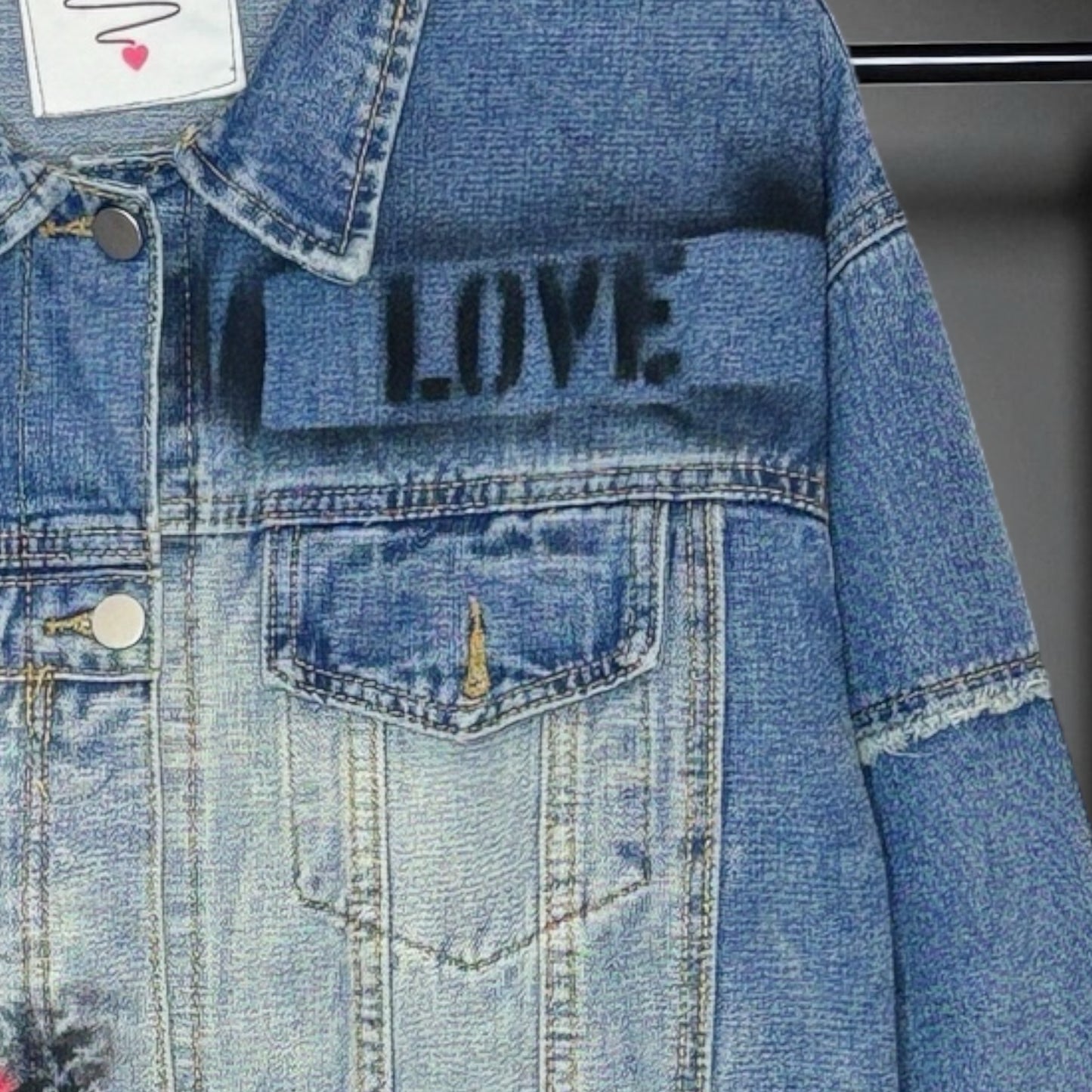 Campera intervenida "Viví a tu manera"