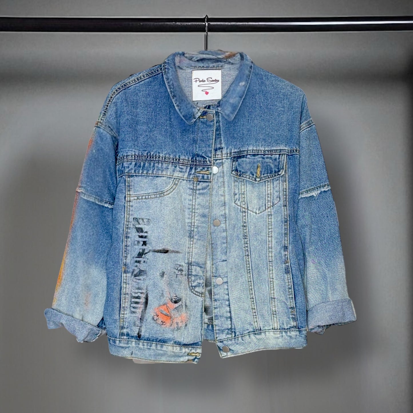 Campera intervenida “Todo es energía"