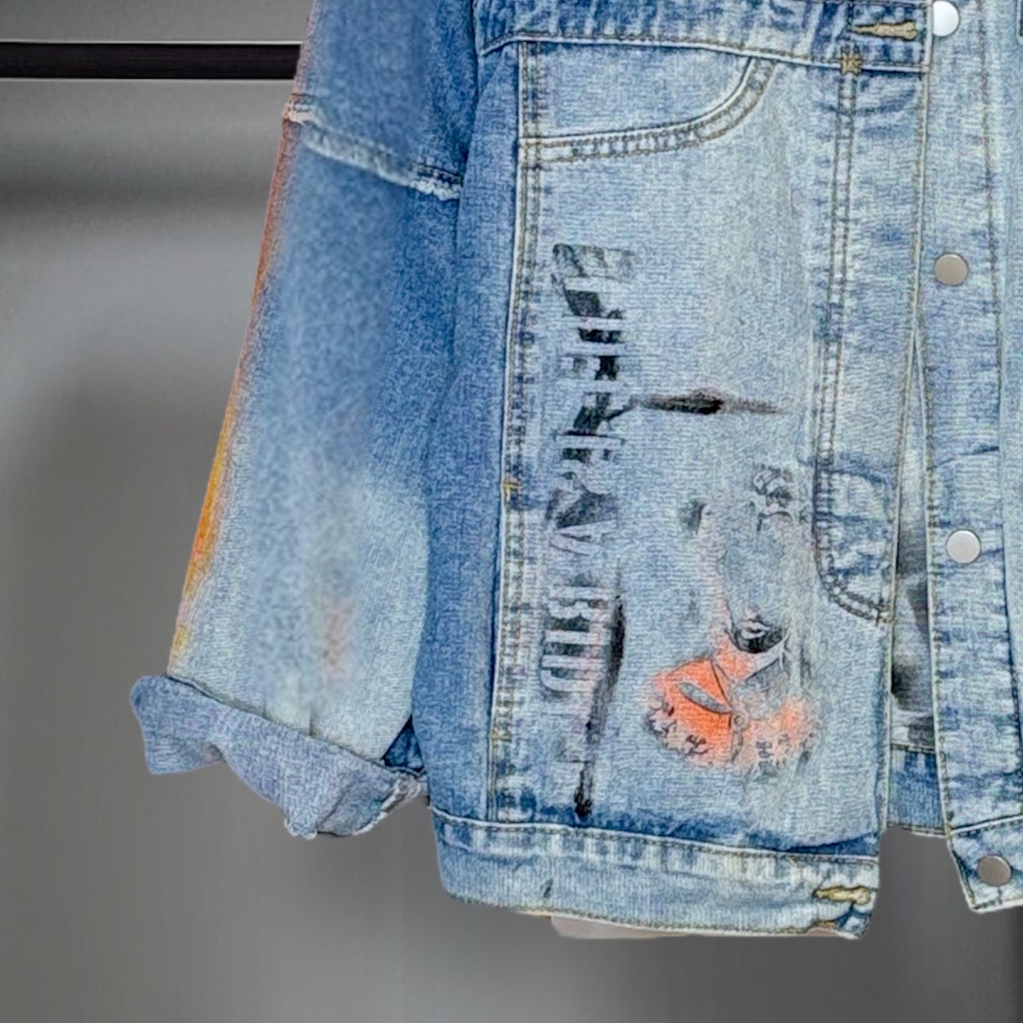 Campera intervenida “Todo es energía"