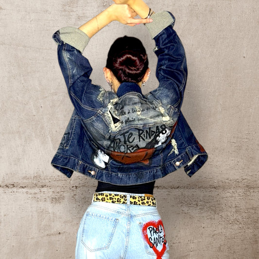 Campera intervenida “No te rindas ahora” – Paola Santos