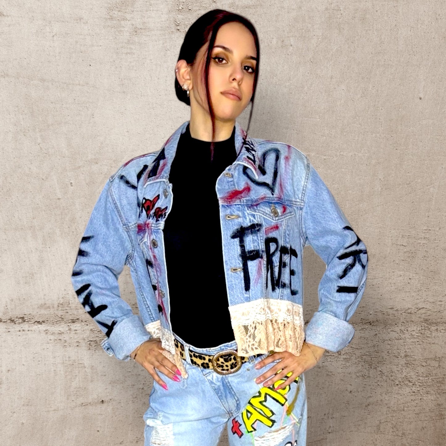 Campera intervenida “Vivila como se te dé la gana” – Denim + Encaje