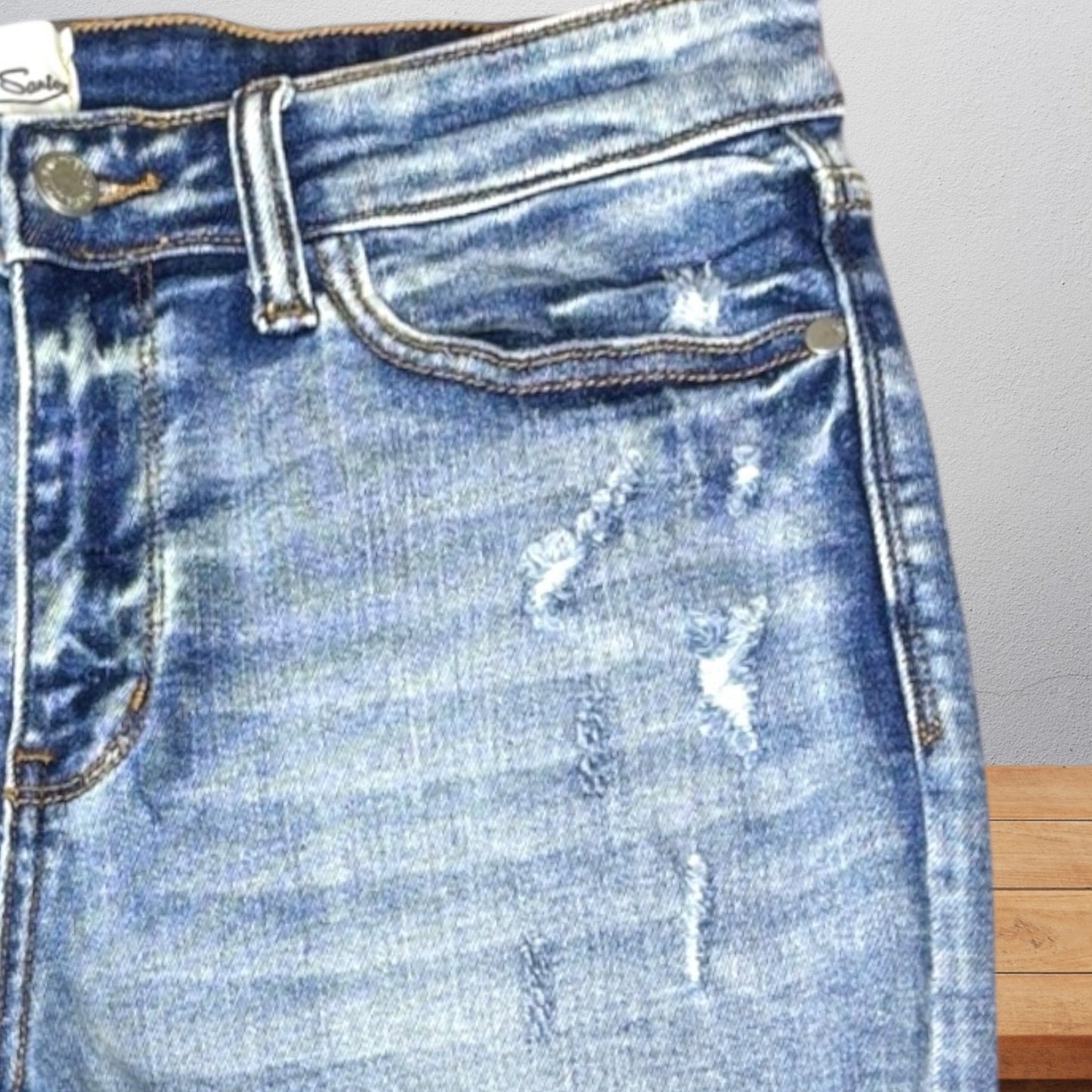 Bermuda Denim con Bordado Artesanal