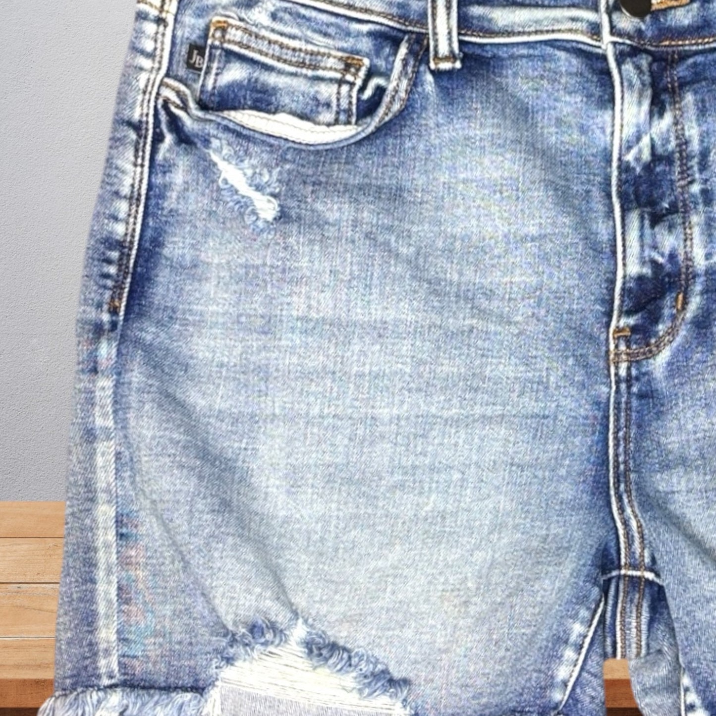 Bermuda Denim con Encaje Blanco