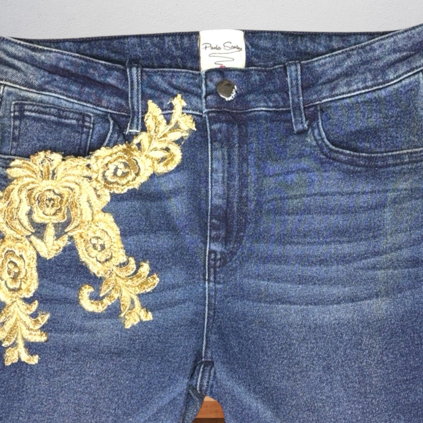 Bermuda Denim con Aplique Dorado