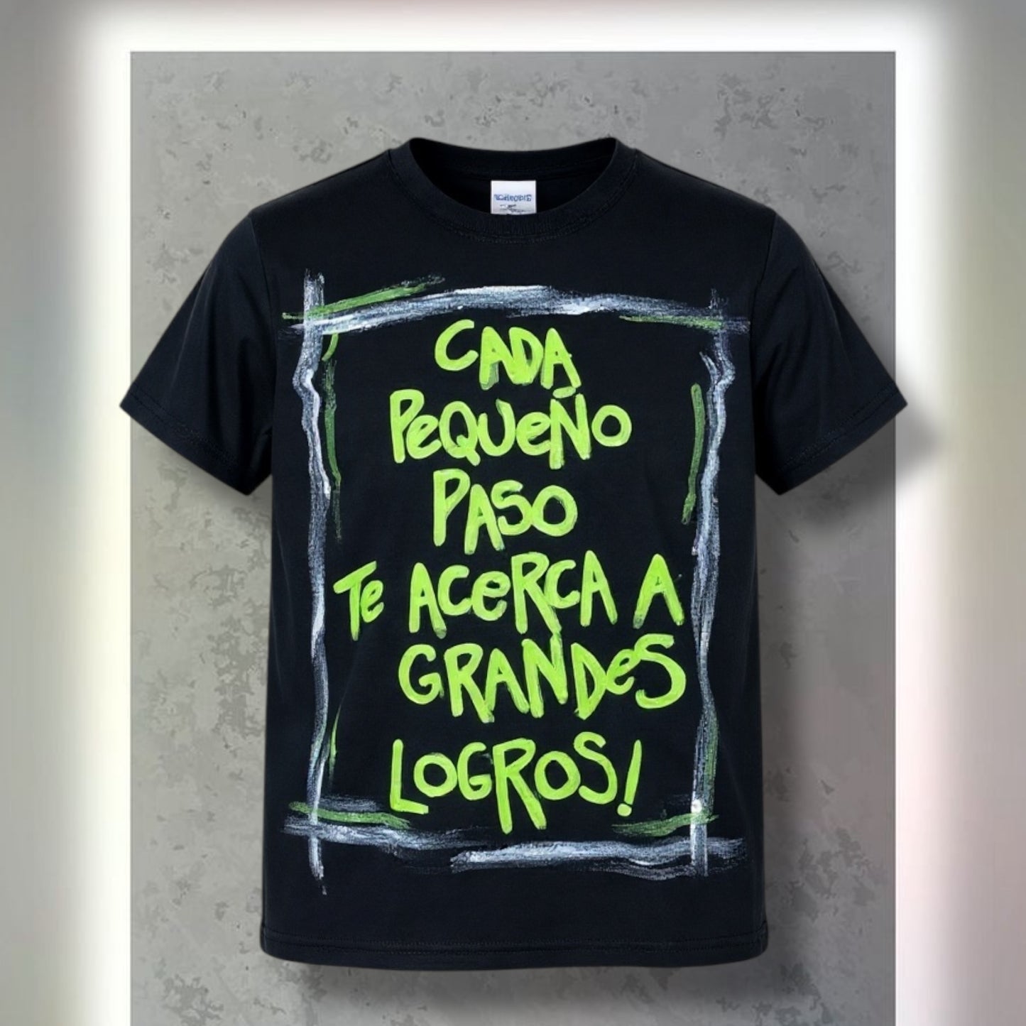 💚 Remera “Cada pequeño paso te acerca a grandes logros” – Kids