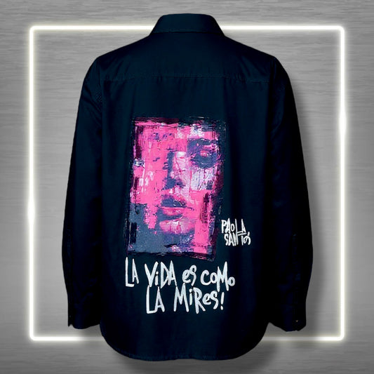 Camisa negra “La vida es como la mires” – Paola Santos
