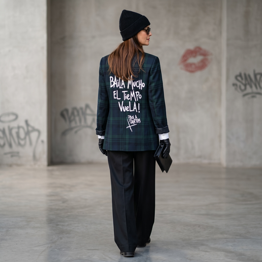 🖤 Blazer Escocés "Baila mucho, el tiempo vuela"
