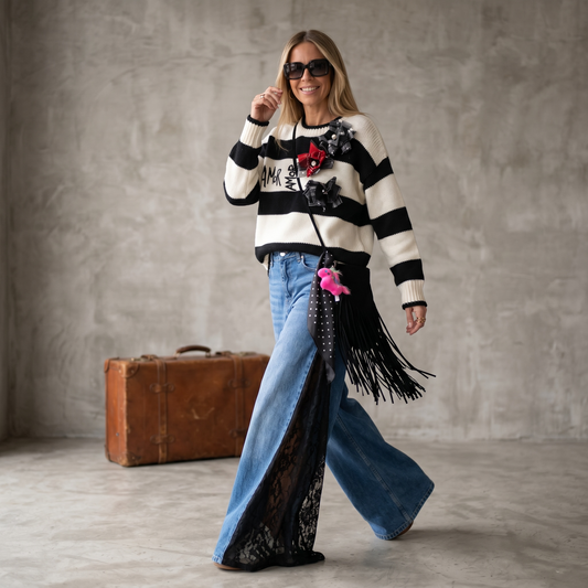 Sweater rayado intervenido con detalles aplicados – Edición Statement