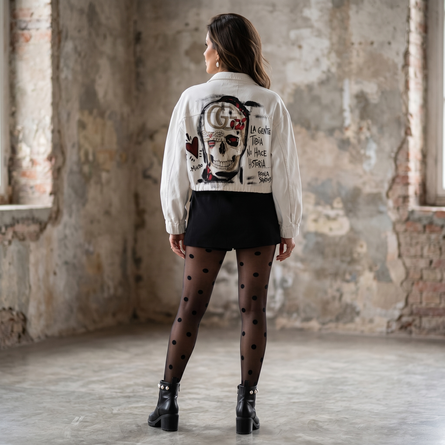 Campera Cropped Intervenida “La gente tibia no hace historia”