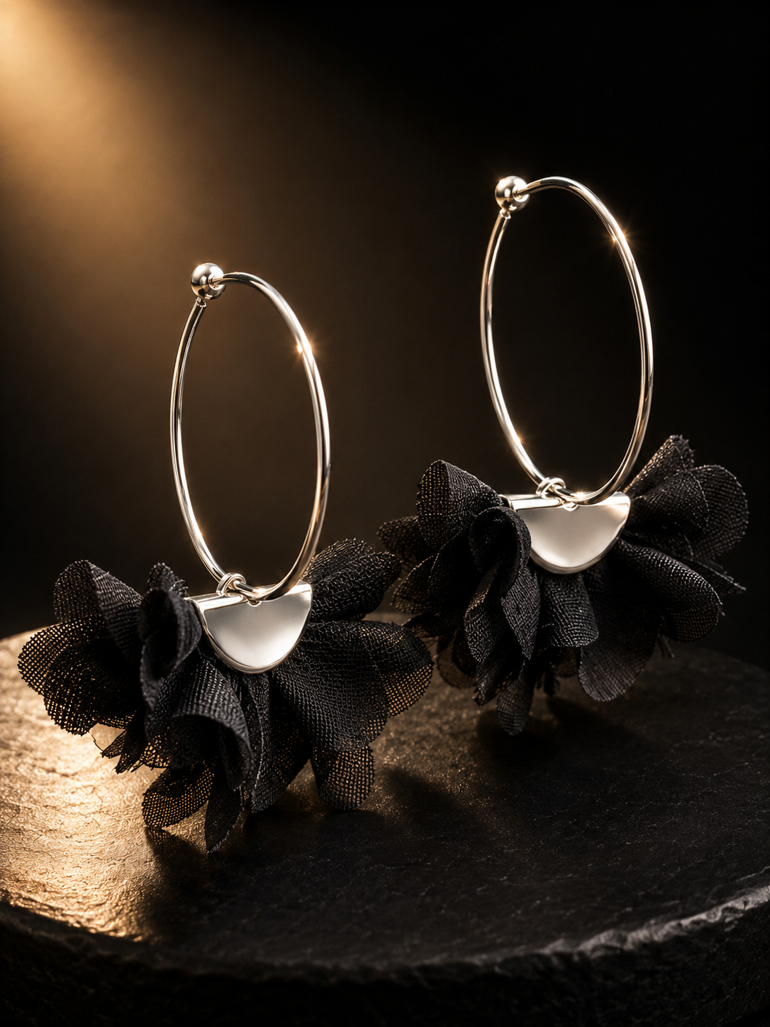 Golden shapes / Caravanas