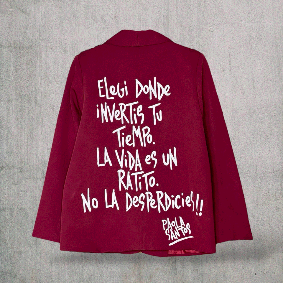 Blazer “La Vida es un Ratito” pintado a mano