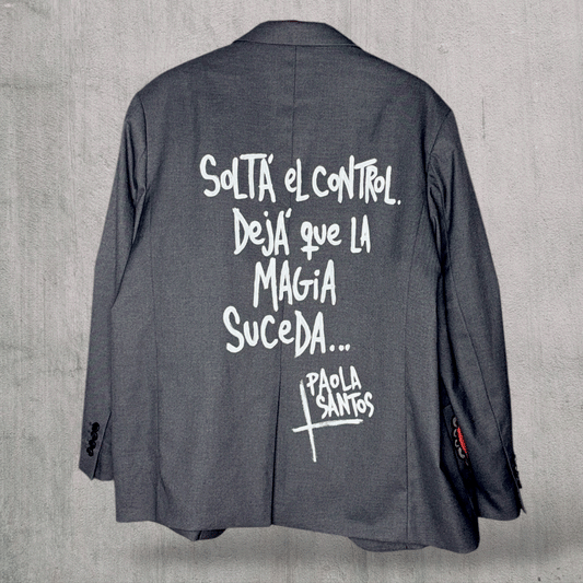 Blazer “Dejá que la Magia Suceda” pintado a mano