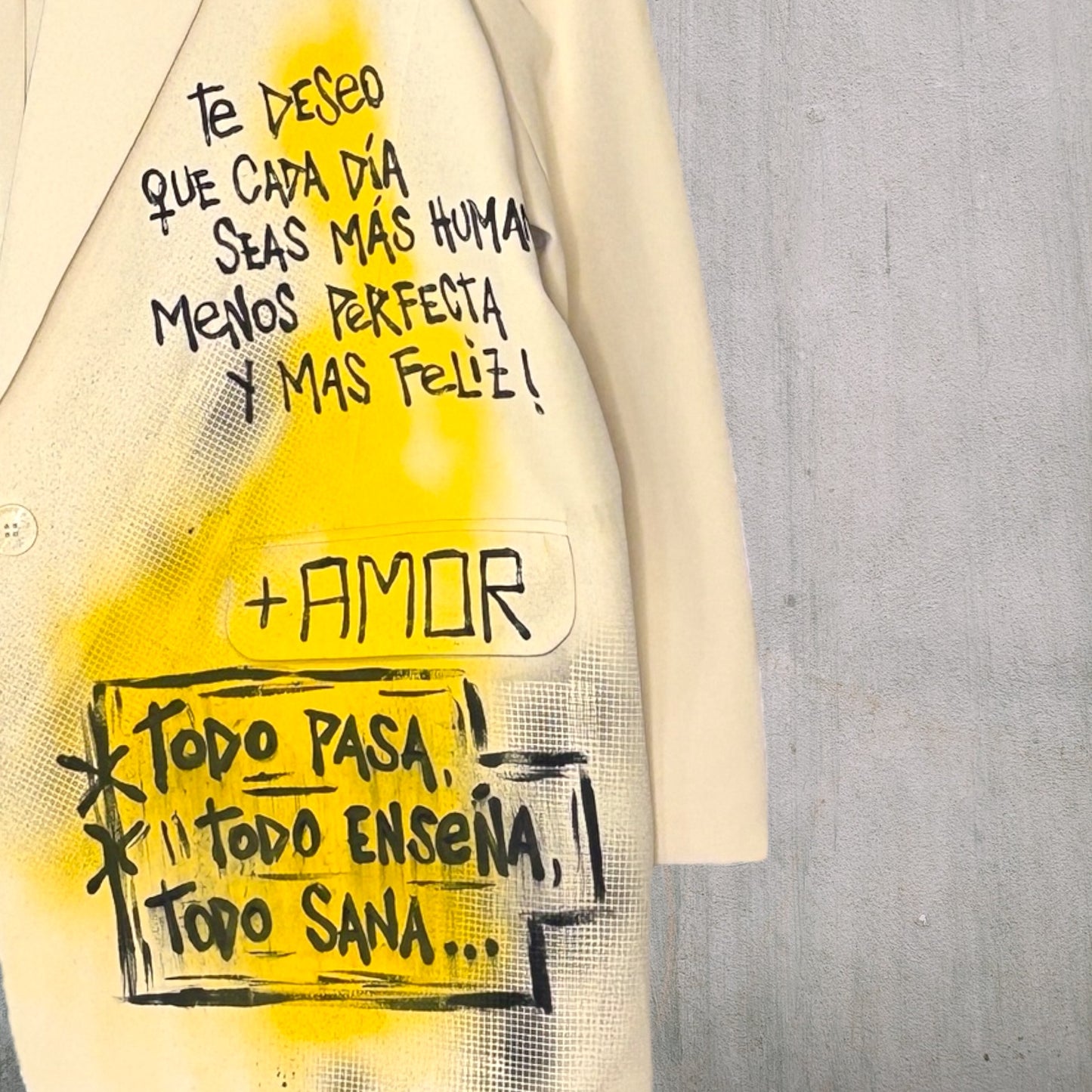 Blazer “Sanando Heridas” pintado a mano