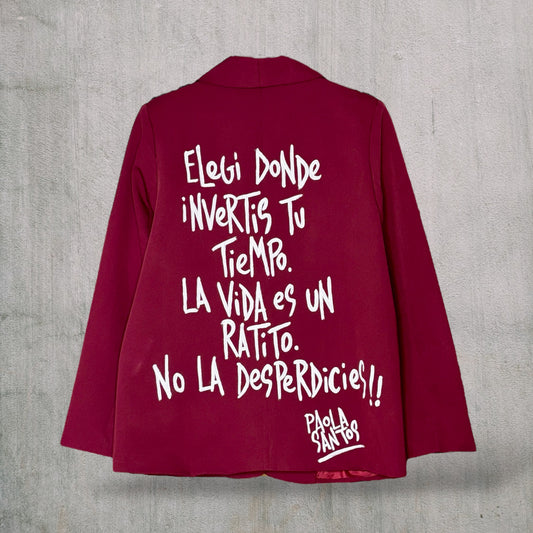 Blazer “La Vida es un Ratito” pintado a mano