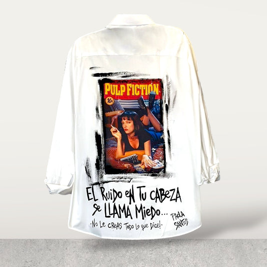 Camisa de popelina blanca pintada a mano – “El ruido en tu cabeza”