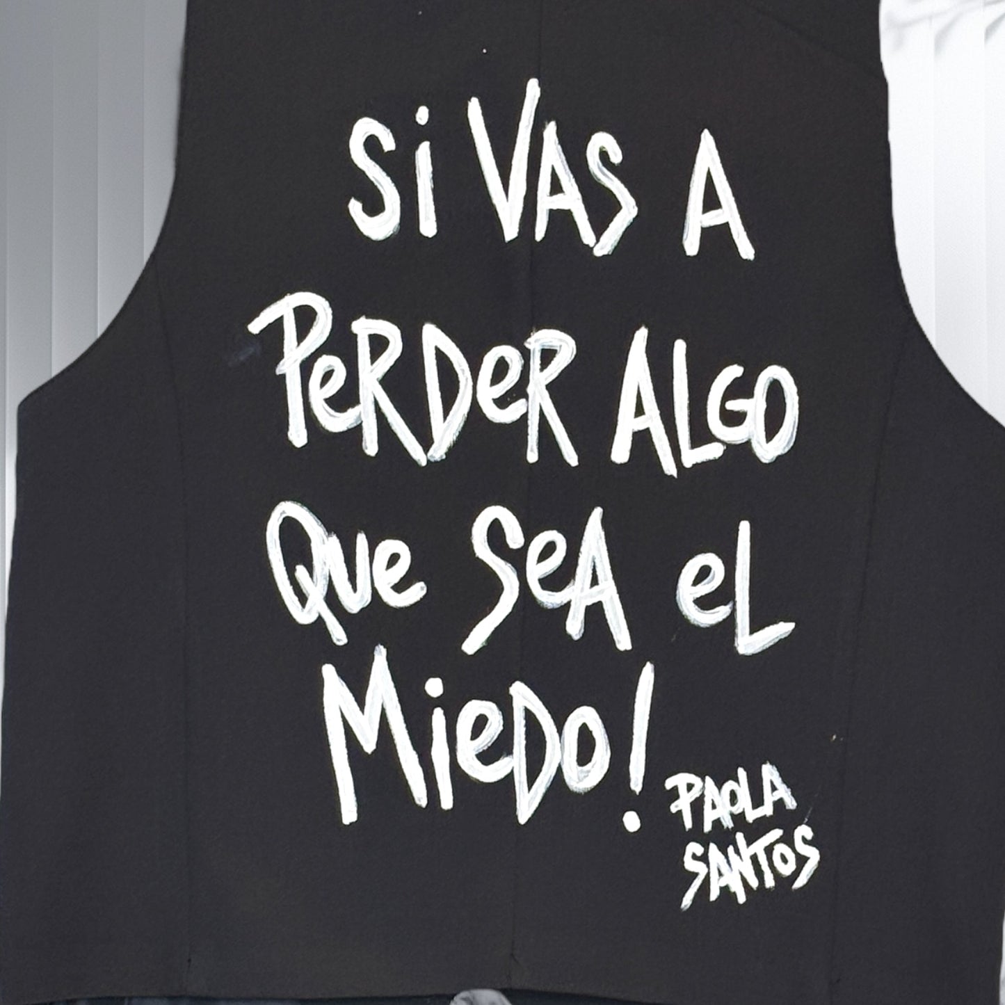 Chaleco Urbano Oversize – “Si vas a perder algo que sea el miedo”