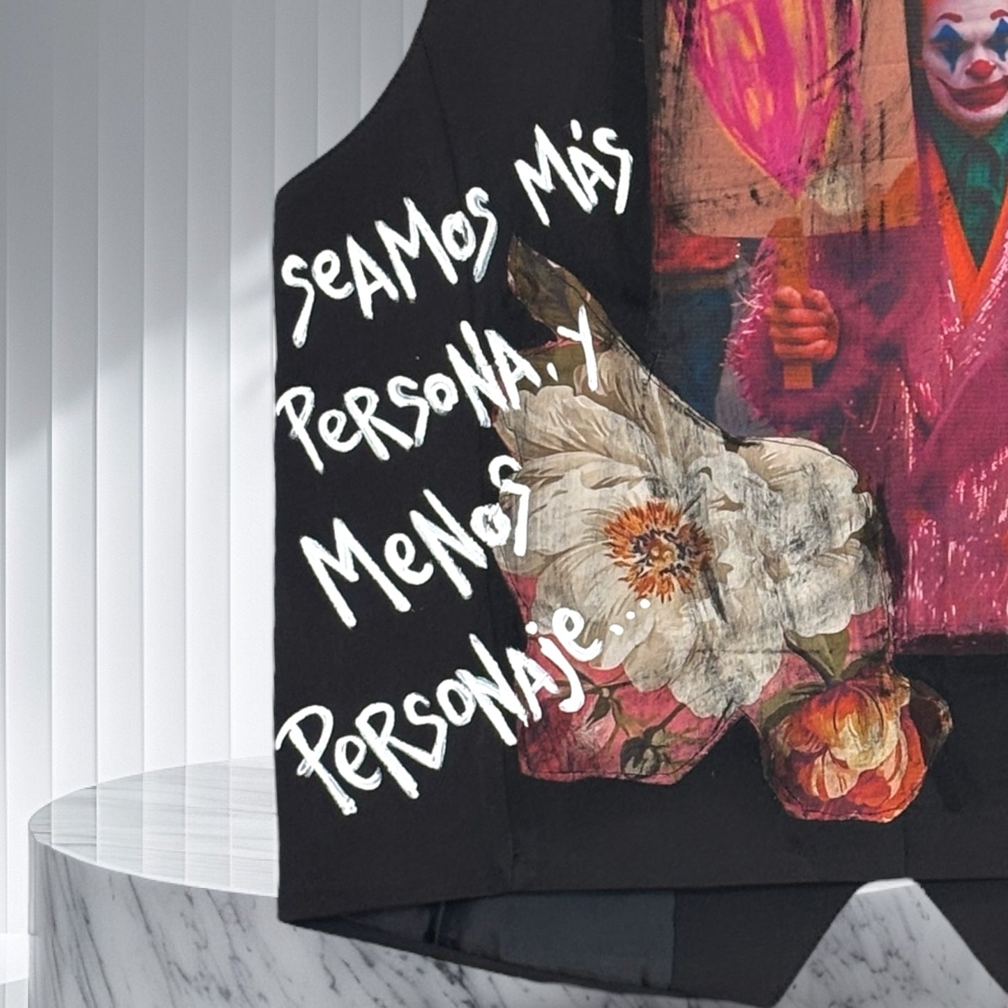 Chaleco Urbano Oversize – “Seamos más persona y menos personaje”