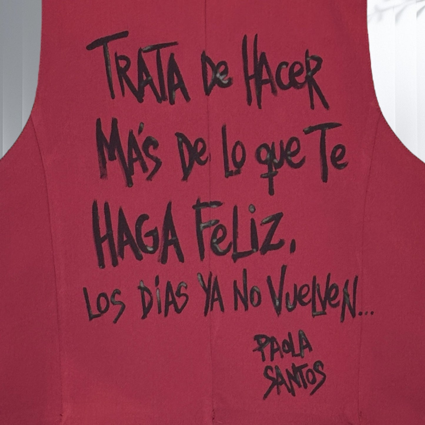 Chaleco Urbano Oversize Bordeaux – “Tratá de hacer más de lo que te haga feliz”