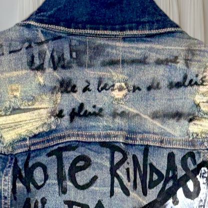 Campera intervenida “No te rindas ahora” – Paola Santos