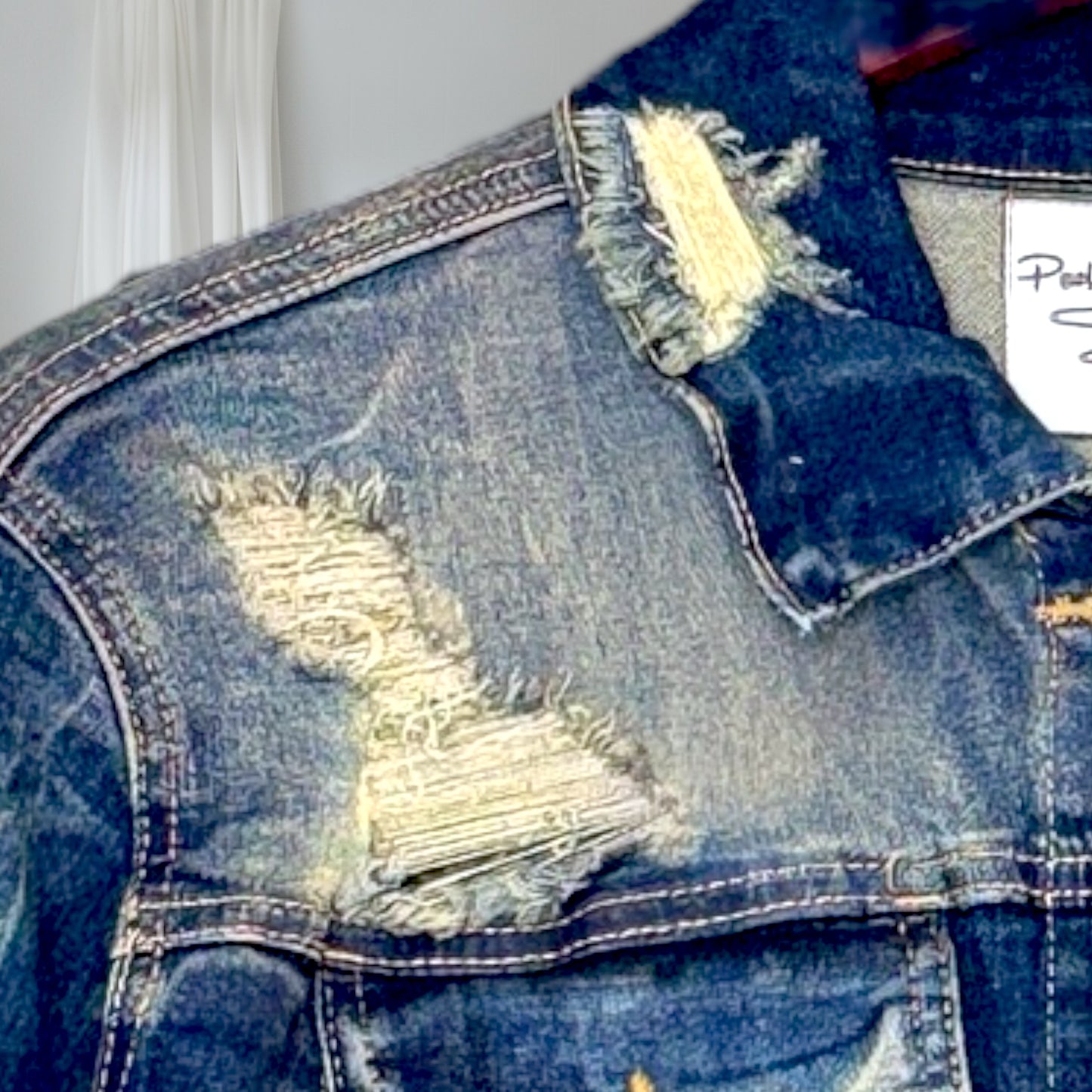 Campera intervenida “No te rindas ahora” – Paola Santos