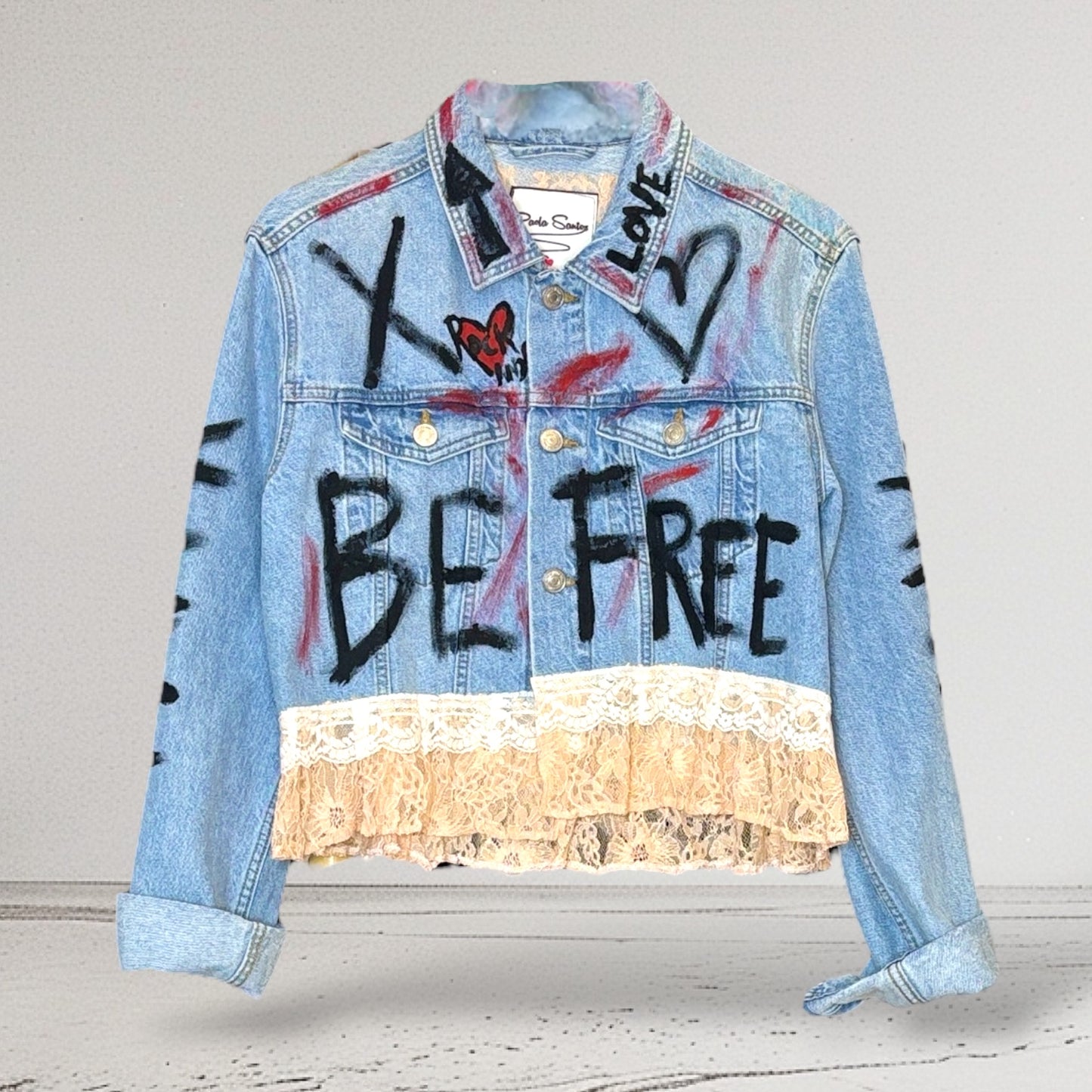 Campera intervenida “Vivila como se te dé la gana” – Denim + Encaje