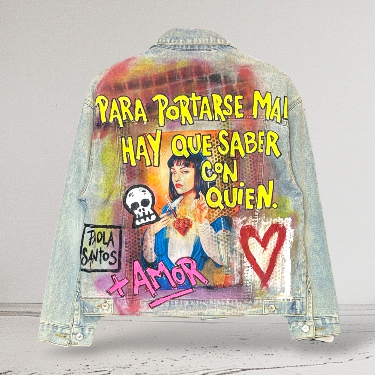 Campera intervenida “Para portarse mal, hay que saber con quién”