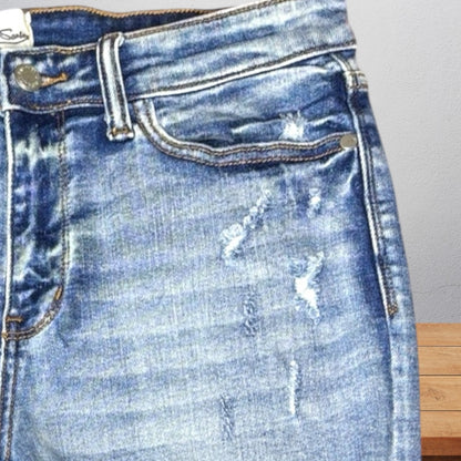 Bermuda Denim con Bordado Artesanal