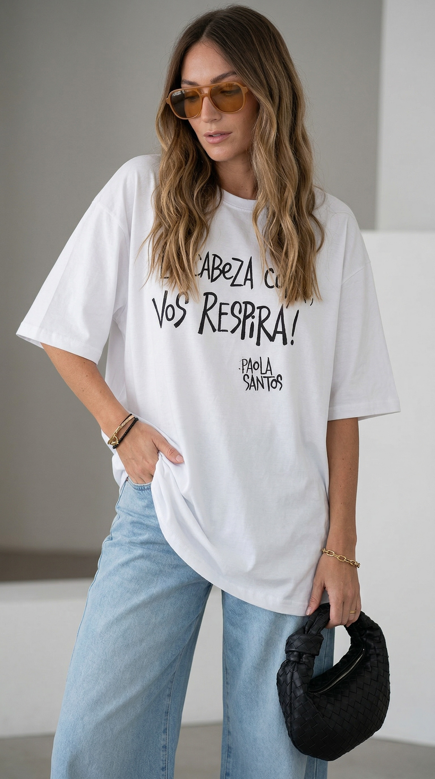 Remera oversize unisex "La cabeza corre, vos respirá"