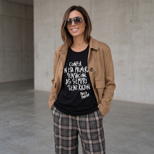 Musculosa oversize unisex "Confía en esa primera sensación. Casi siempre tiene razón"