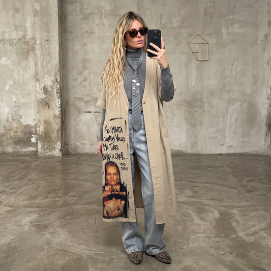 Sobrecamisa estilo kimono intervenida "No importa cuantas veces me tires. Aprendí a caer"